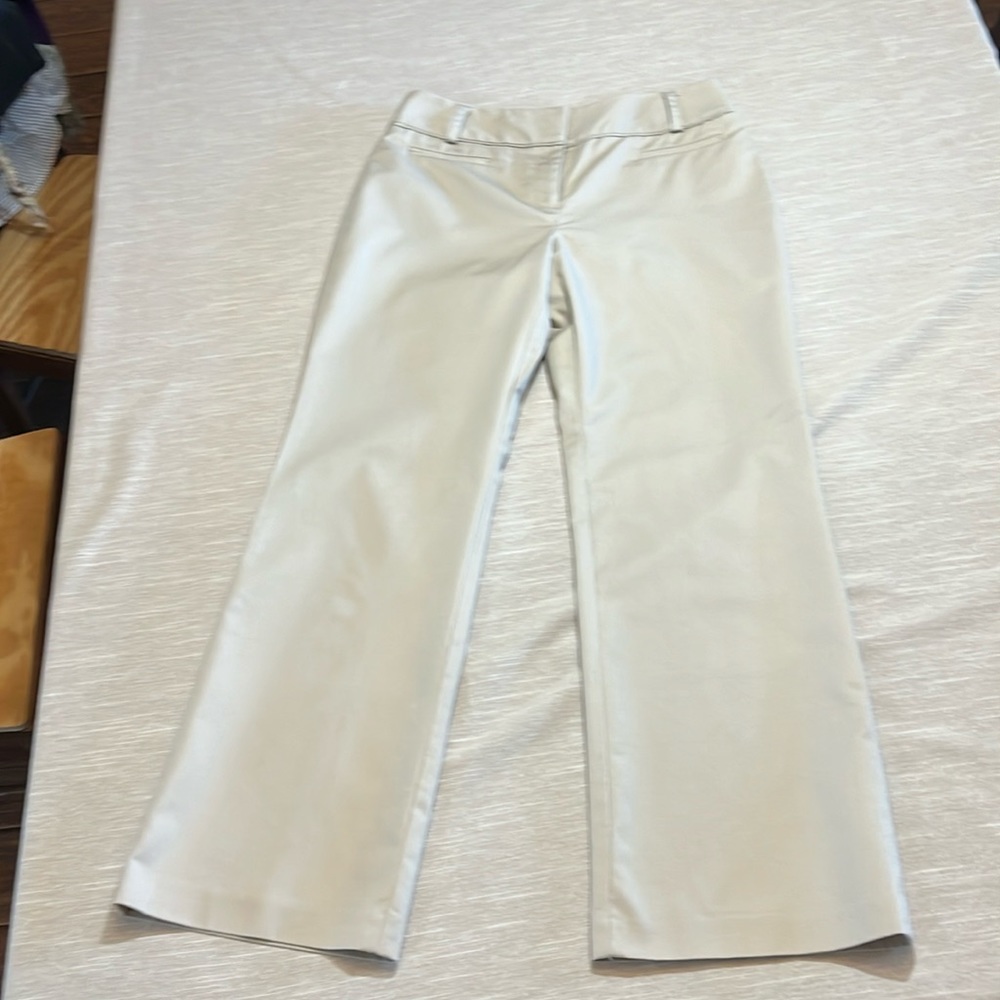 Apt 9 tan/cream dress pants. 3 pocket. Size 10P. Waist 15.5” Inseam 29.5”